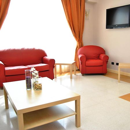 Hotel Sextum Bientina Bagian luar foto