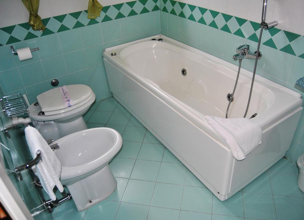 Hotel Sextum Bientina Ruang foto