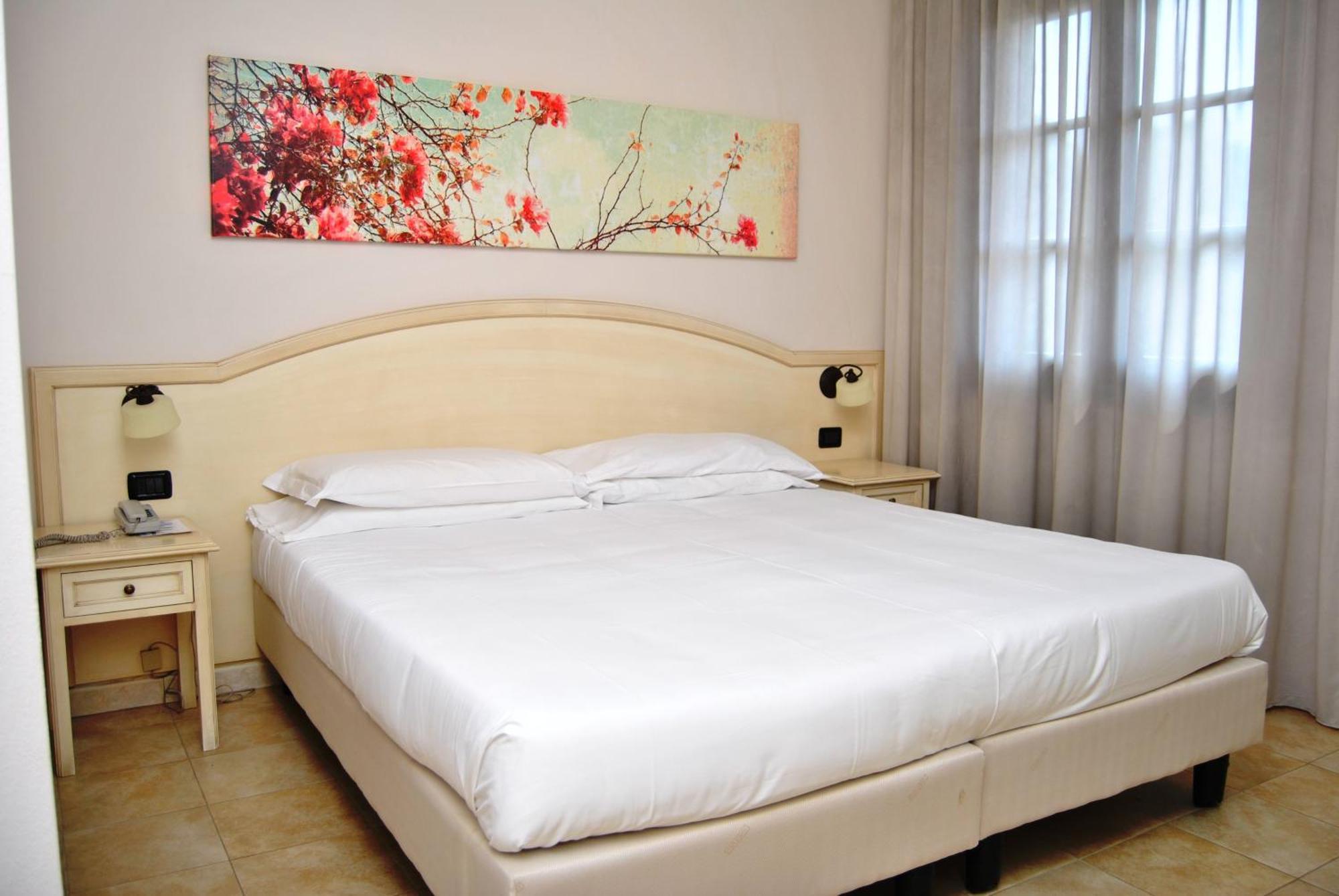 Hotel Sextum Bientina Bagian luar foto