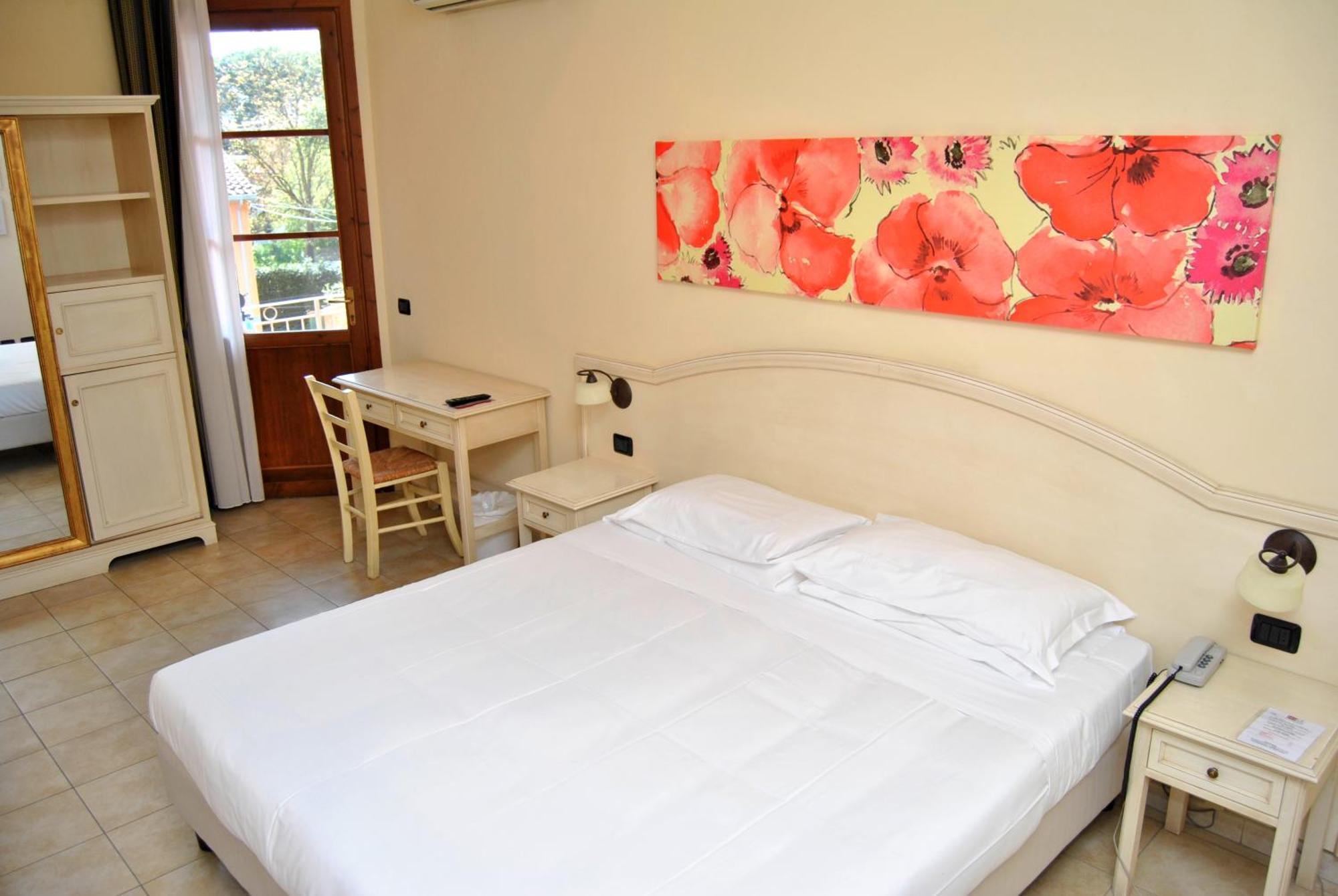 Hotel Sextum Bientina Bagian luar foto