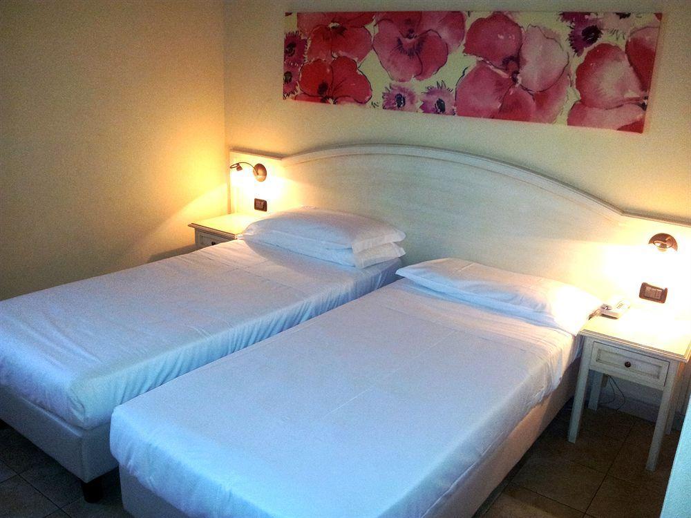 Hotel Sextum Bientina Bagian luar foto