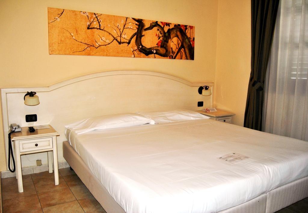 Hotel Sextum Bientina Bagian luar foto