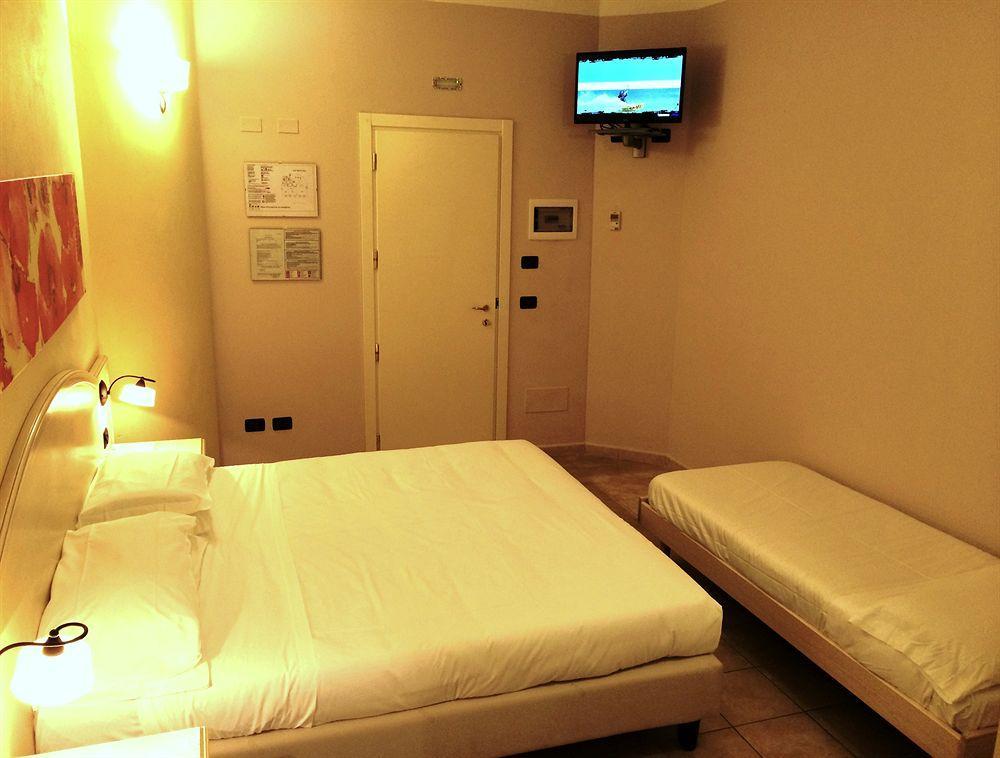 Hotel Sextum Bientina Bagian luar foto