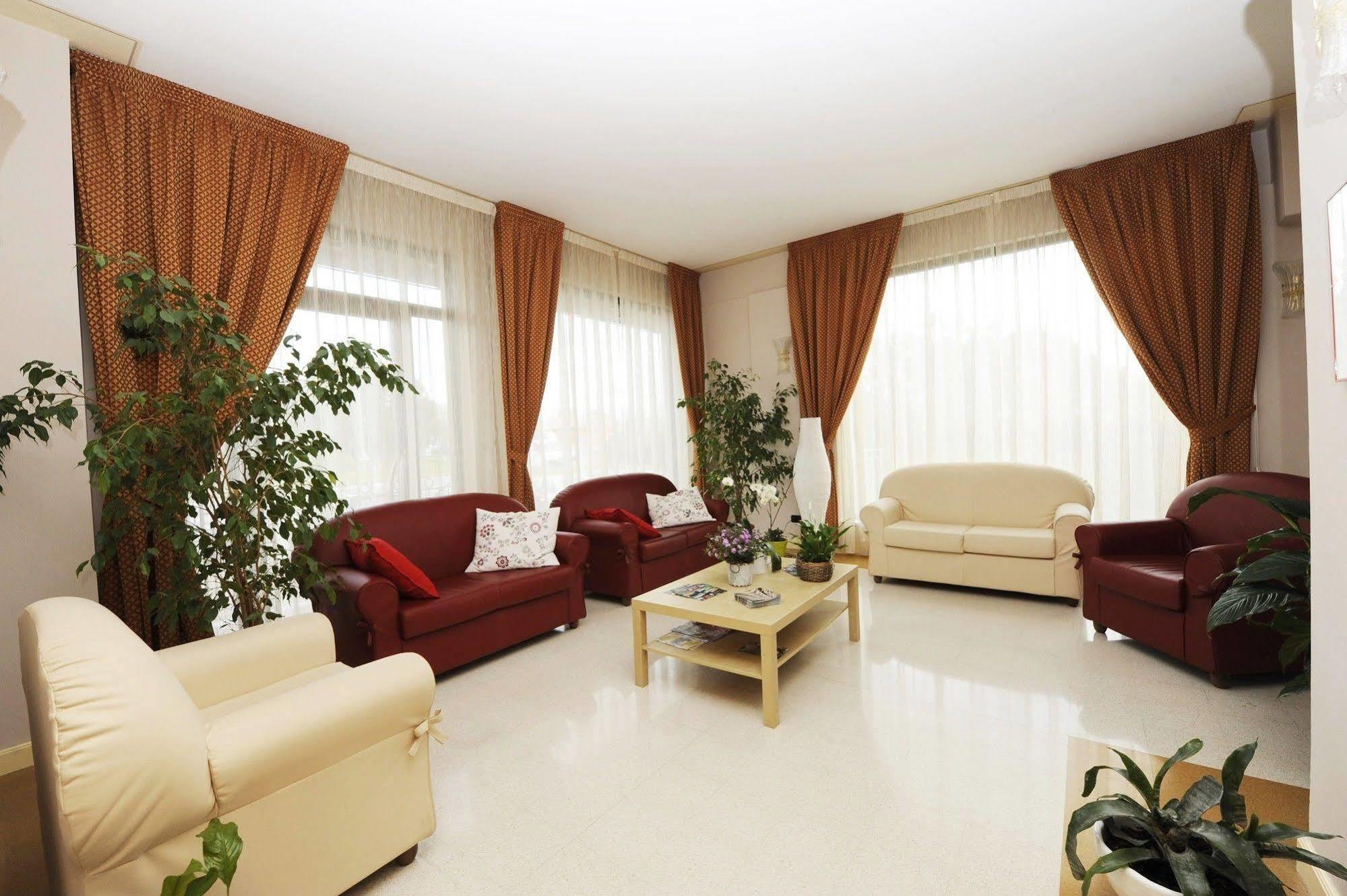 Hotel Sextum Bientina Bagian luar foto