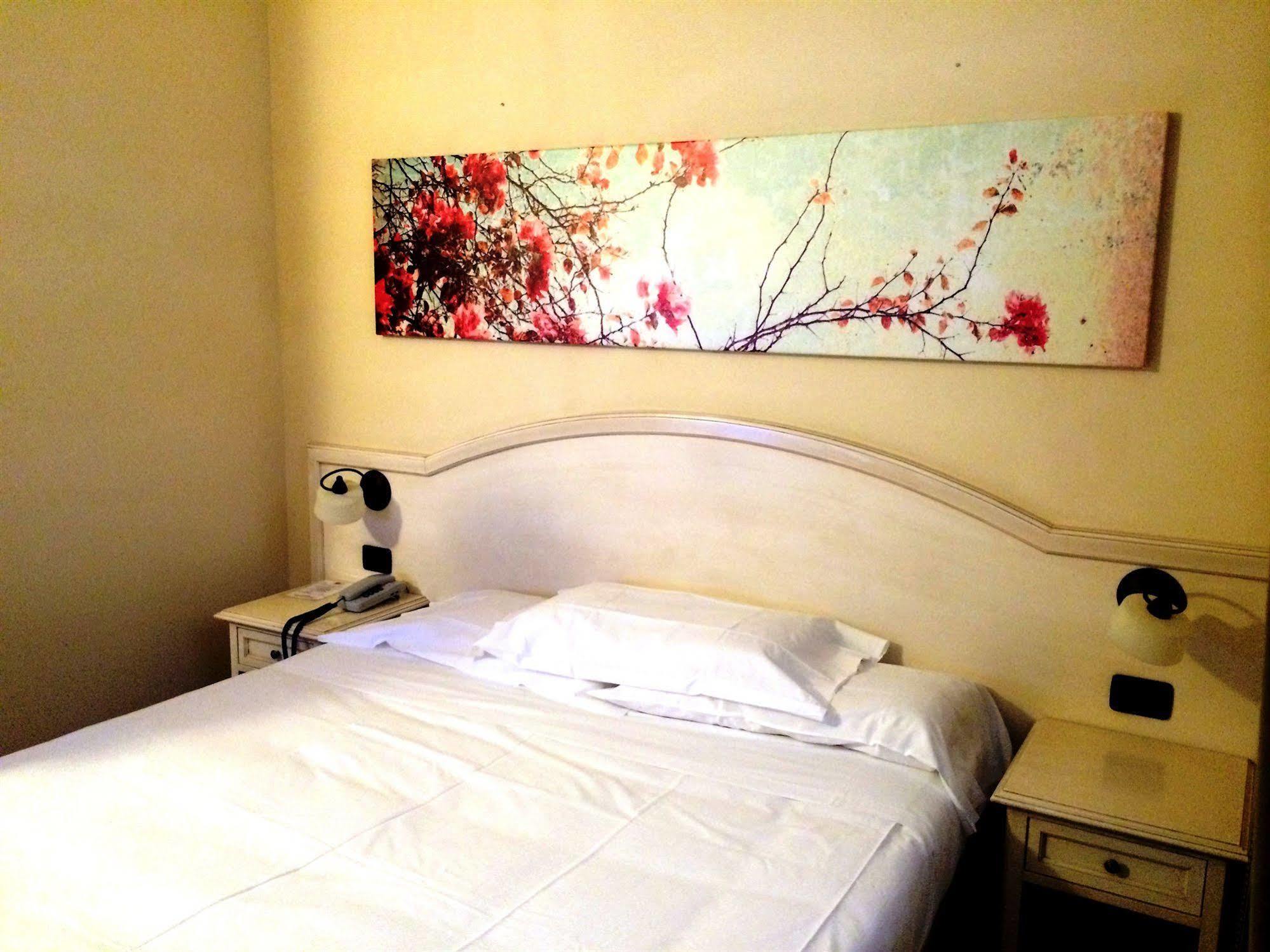 Hotel Sextum Bientina Bagian luar foto