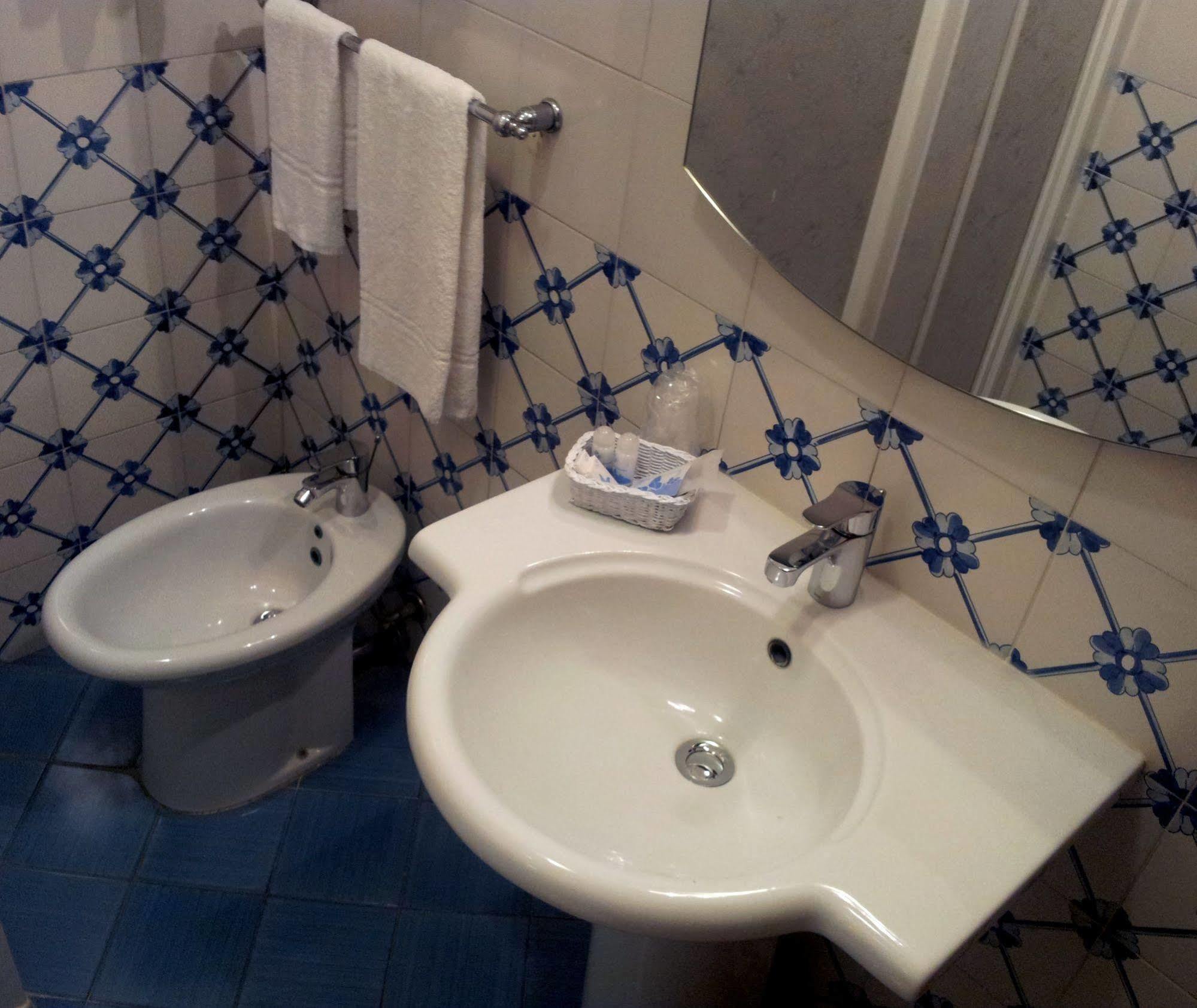 Hotel Sextum Bientina Bagian luar foto