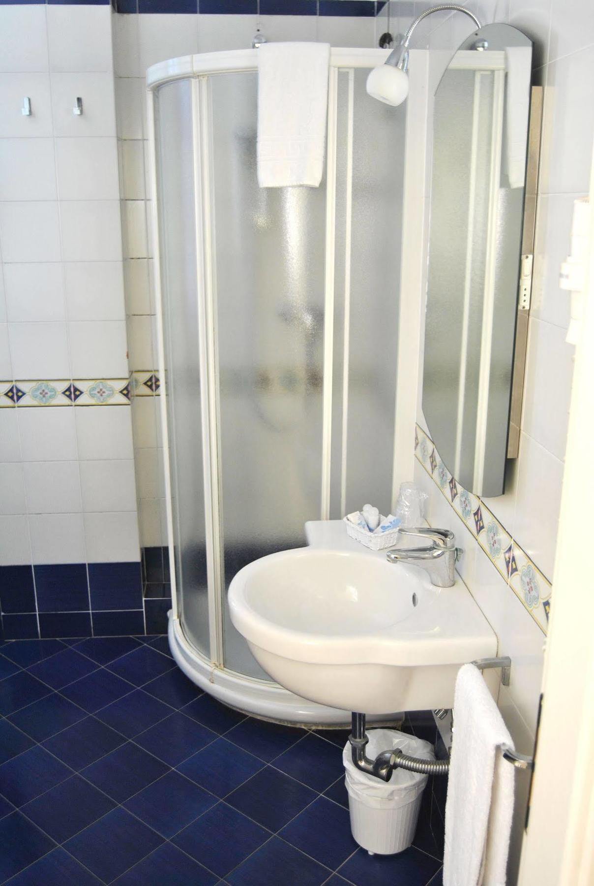 Hotel Sextum Bientina Bagian luar foto